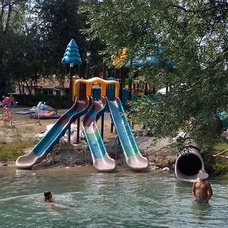 Camping Le Lac Bleu *** - Maeva 캠프장